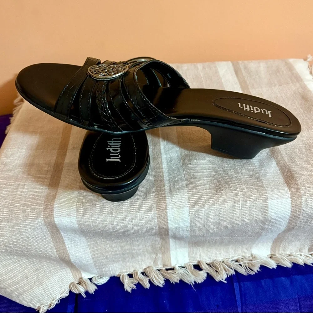 Judith Women's Strappy Black Slip on Block Heel Sandals Sz 9.5 Faux Leather. EUC - Picture 5 of 13